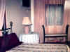 b-room1.jpg (23755 bytes)